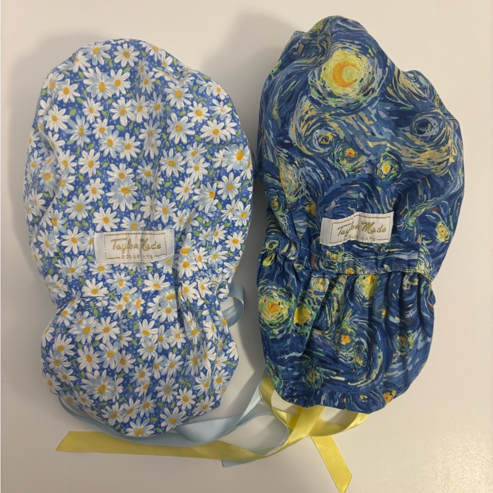 TaylorMade Ponytail scrub cap in Floral and Starry Night